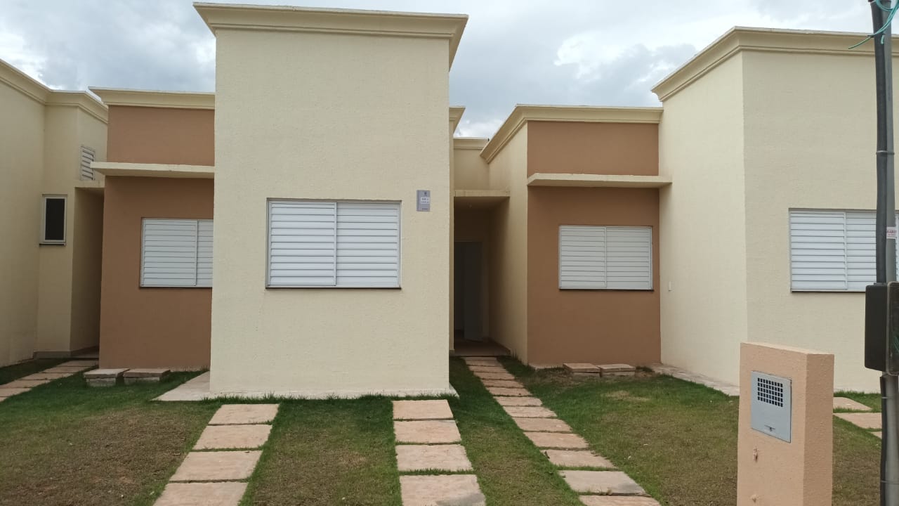 Aluga-se casa em condominio fechado em rondonopolis, casa com 2 quartos e banheiro social, sala, cozinha e lavanderia, contato 66-996121996 /66-996559140